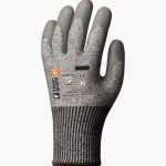 Pair of size 9 / L cut-resistant gloves